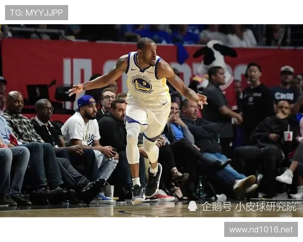 拜仁慕尼黑防守体系从高压到失位的阶段性变化，对球队稳定性造成考验