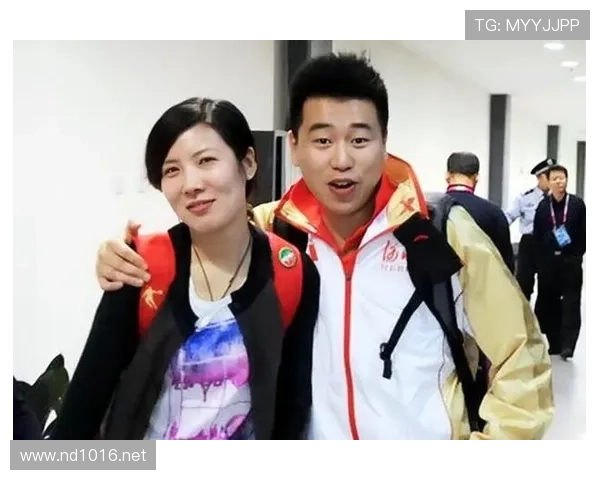 庞伟训练完回家还得哄娃睡觉，这反差谁懂啊