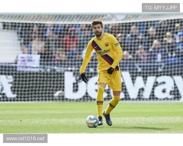 刚刷到杰拉德·皮克的家居照——家具比我家还值一套房，整个人懵了